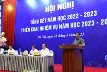 El primer ministro, Pham Minh Chính, habla en la reunión. (Foto: Nhan Dan)