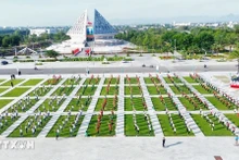 Más de mil personas participan en el X Día Internacional del Yoga en la provincia vietnamita de Ninh Thuan. (Foto: VNA)