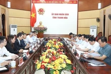 En la reunión entre los líderes de Gulf Energy y las autoridades de la provincia de Thanh Hoa. (Foto: thanhhoa.gov.vn)