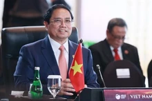 El primer ministro Pham Minh Chinh asiste al Diálogo entre los líderes de la ASEAN y el Grupo de Trabajo de Alto Nivel sobre la visión de la Comunidad de la ASEAN después de 2025. (Foto: VNA)