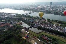 En el Festival de Hue, se ofrecerán vuelos en globo aerostático para contemplar la belleza de la metrópolis desde decenas de metros sobre la tierra. (Fotografía: VNA)