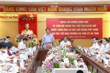 El presidente de la Asamblea Nacional de Vietnam, Vuong Dinh Hue, interviene en la cita. (Fotografía: VNA)