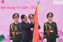 [Foto] Otorgan título de Héroe de las Fuerzas Armadas Populares a unidades militares de Ciudad Ho Chi Minh