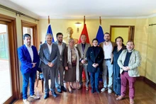 Delegados en el encuentro. (Fuente: baoquocte.vn)