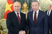 [Foto] Líder partidista vietnamita sostiene reunión privada con presidente ruso Vladimir Putin