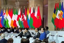 El viceprimer ministro de Vietnam Tran Hong Ha asiste a la sesión de clausura de la Cumbre para un Nuevo Pacto Financiero Mundial. (Fuente: VNA)