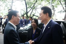 Los presidentes de Vietnam, Vo Van Thuong, y de Corea del Sur, Yoon Suk Yeol (Fuente: VNA)