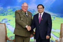 Premier vietnamita recibe al ministro de las Fuerzas Armadas Revolucionarias de Cuba