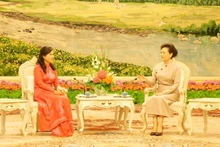Reunión de té entre Peng Liyuan y Ngo Phuong Ly.