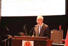 El embajador de Vietnam en Suiza, Phung The Long, pronuncia un discurso en la ceremonia. (Foto: VNA)