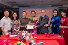 Becas de apoyo financiero otorgadas a investigadores de posgrado vietnamitas en Israel. (Foto: VNA)