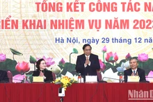 El primer ministro, Pham Minh Chinh, interviene en la cita. 