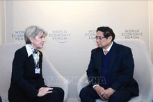El primer ministro de Vietnam, Pham Minh Chinh, recibe a Julia Bishop, enviada especial del Secretario General de las Naciones Unidas para Myanmar. (Foto: VNA)