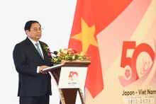 El primer ministro de Vietnam, Pham Minh Chinh, pronuncia un discurso en el evento. (Foto: VNA)