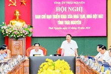 Se espera que la remoción de casas temporales y en ruinas para los hogares elegibles en Thai Nguyen se complete antes del 31 de marzo de 2025. (Foto: VNA)