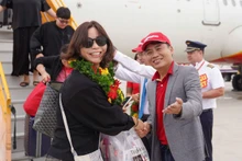 Reciben a turistas surcoreanos al aeropuerto de Cam Ranh. (Foto: toquoc.vn)