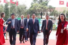 El primer ministro Pham Minh Chinh asiste a la cita.