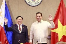 El presidente de la Asamblea Nacional de Vietnam, Vuong Dinh Hue, y el titular de la Cámara de Representantes de Filipinas (CRF), Martín Romuáldez. (Fotografía: VNA)