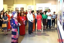 En la exposición. 
