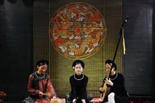 Este género musical tradicional de Vietnam ha revivido con fuerza, capturando la atención especial de los jóvenes, y cada vez se establecen más clubes de Ca tru en el país (Fuente: VNA)