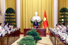 La vicepresidenta de Vietnam, Vo Thi Anh Xuan, habla en la reunión. (Foto: VNA)