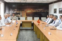 La comitiva vietnamita fue recibida por el primer secretario del Partido Comunista de Cuba (PCC) en Matanzas, Mario Sabines Lorenzo. (Foto: VNA)