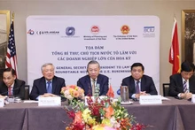 El secretario general del Partido Comunista y presidente de Vietnam, To Lam, habla en el coloquio empresarial. (Foto: VNA)