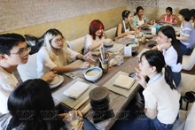 El movimiento de alfarería es popular entre los jóvenes de Saigón. (Foto: nhandan.vn)