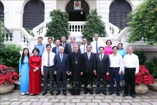 La delegación del Frente de la Patria de Vietnam visita a la Arquidiócesis de Ciudad Ho Chi Minh con motivo de la Navidad y el Año Nuevo 2024 (Foto: VNA)