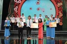 Ciudad Ho Chi Minh recaudó más de 330 mil dólares para apoyar a los agricultores locales y residentes desfavorecidos con motivo del Tet. (Foto: VNA)