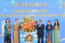 El primer ministro Pham Minh Chinh felicita a la Unión de Mujeres de Vietnam. (Fuente: VNA)