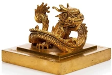 El sello imperial de oro "Hoang de chi bao". (Foto: VNA)