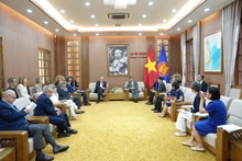 En el encuentro. (Foto: baophapluat.vn)