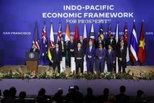 El presidente de Vietnam, Vo Van Thuong, y los líderes de las economías en el evento. (Foto: VNA)