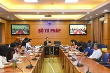 En la reunión. (Foto: baodautu.vn)