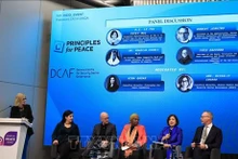 La embajadora Le Thi Tuyet Mai, representante permanente de Vietnam ante las Naciones Unidas (segunda, desde la derecha), habla en el evento. (Foto: VNA)