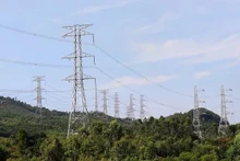 Línea de transmisión eléctrica 500 kV Quang Trach - Pho Noi