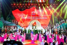 En una actividad para conmemorar el 70 aniversario de la Victoria de Dien Bien Phu. (Foto: VNA)