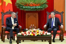 [Foto] Líder partidista vietnamita recibe al secretario general del Partido Movimiento Izquierda Unida de República Dominicana