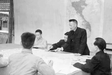 El Estado Mayor del Ejército Popular de Vietnam estudia planes de combate. (Foto: VNA)