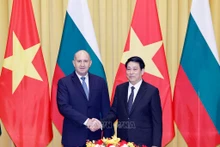 El presidente de Vietnam, Luong Cuong, y su homólogo de Bulgaria, Rumen Radev. (Foto: VNA)