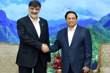 El premier Pham Minh Chính recibe al general de brigada Ahmad Reza Radan, jefe del Comando de Aplicación de la Ley de Irán. 