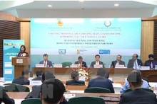 Nguyen Thi Hoang, vicepresidenta del Comité Popular de Dong Nai, habla en el evento. (Foto: VNA)