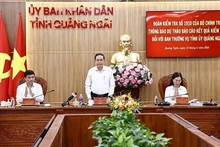 El presidente de la Asamblea Nacional de Vietnam, Tran Thanh Man, habla en una reunión de trabajo con el Buró ejecutivo del Comité del Partido Comunista de Vietnam en la provincia de Quang Ngai. (Foto: VNA)