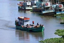 Un barco pesquero en Ben Tre. (Foto: VNA)
