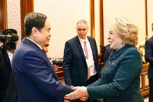 El presidente de la Asamblea Nacional, Tran Thanh Man (izq.), se reúne con la presidenta del Consejo de la Federación de la Asamblea Federal Rusa, Valentina Matviyenko. (Foto: VNA)