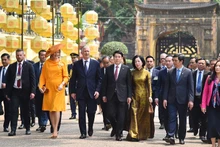 [Foto] Presidente vietnamita y rey Felipe de Bélgica visitan Ciudadela Imperial de Thang Long