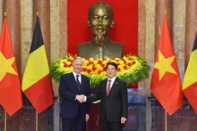 El presidente Luong Cuong (derehca) y el rey Felipe de Bélgica en el encuentro. 