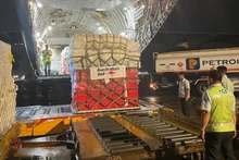 Un envío de asistencia procedente de Australia llega a Hanói, el 11 de septiembre. (Foto: Embajada de Australia en Vietnam)