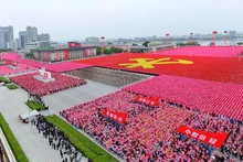 Desfile en Pyongyang para celebrar el séptimo del Congreso del Partido de los Trabajadores de Corea.